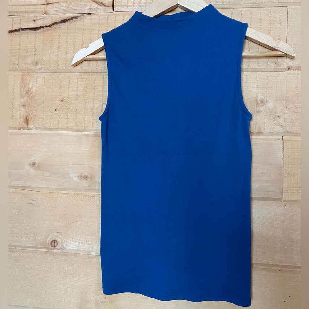 Everlane Mock Turtleneck Tank in Electric Blue in size Small